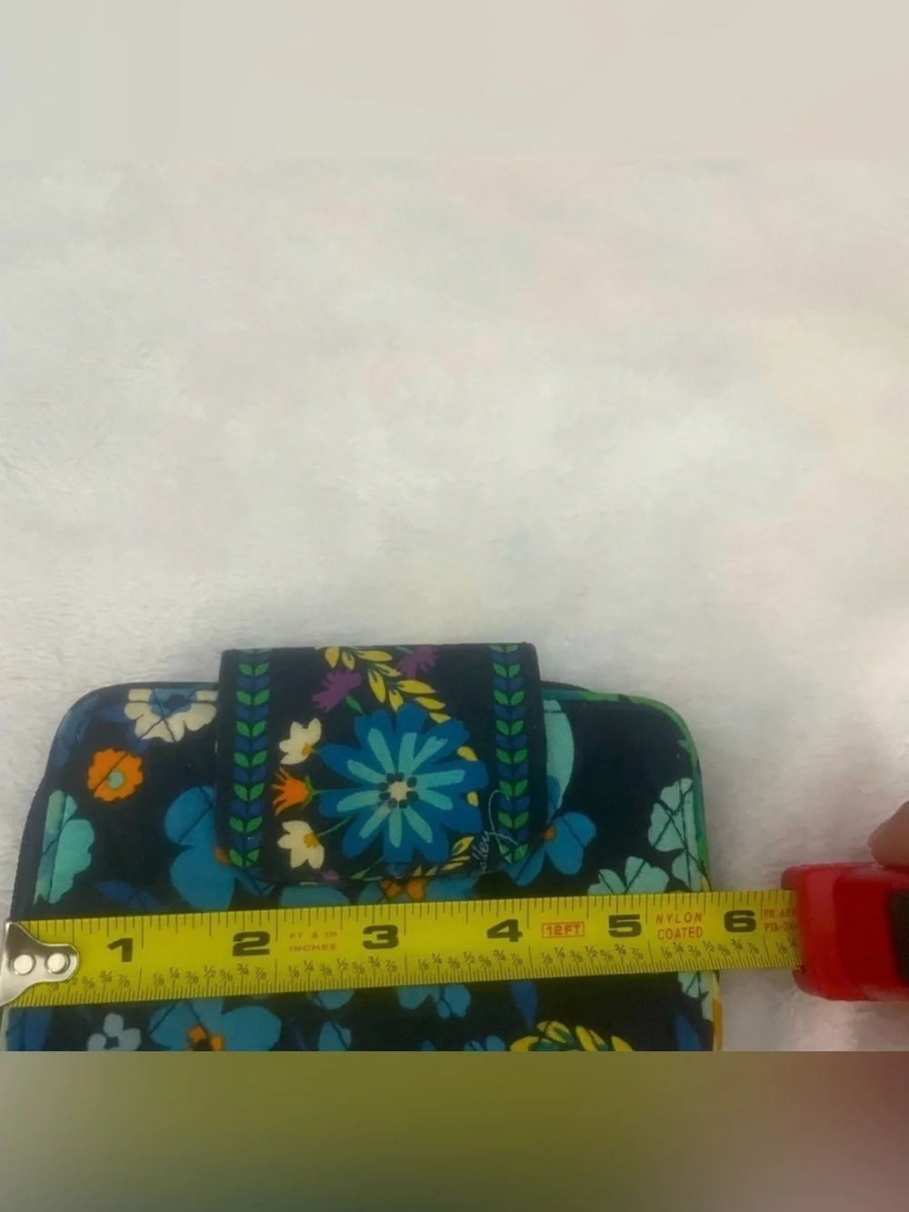 Vera Bradley RFID Smartphone Wristlet Wallet Blue Floral Print Zip Around